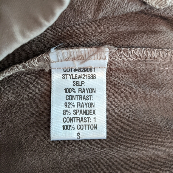 XCVI Long skirt with pretty, geometric lace bottom - Picture 6 of 6